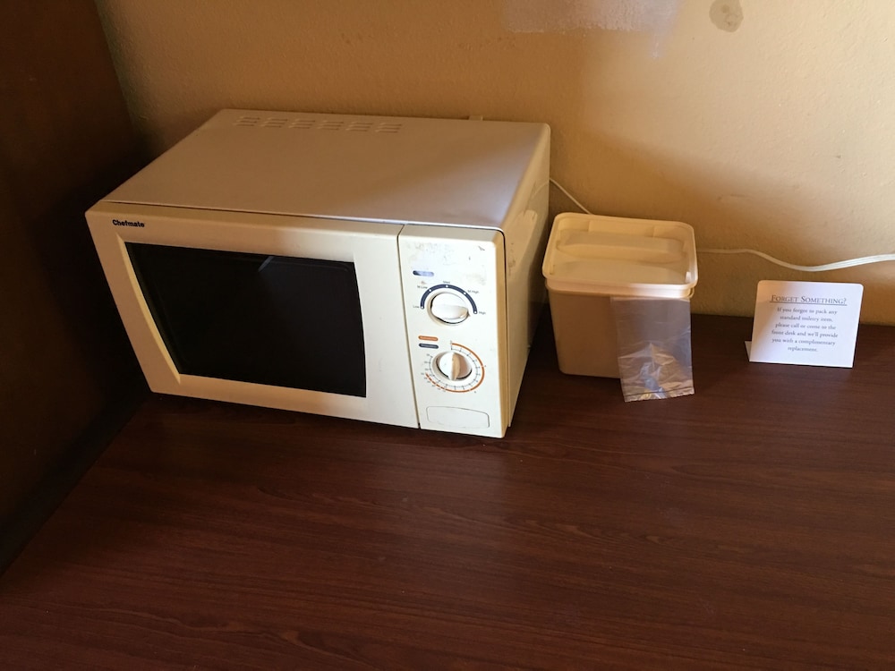 Reddy Inn and Suites - photo 26