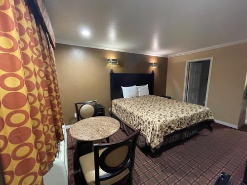 Sunrise inn - photo 18