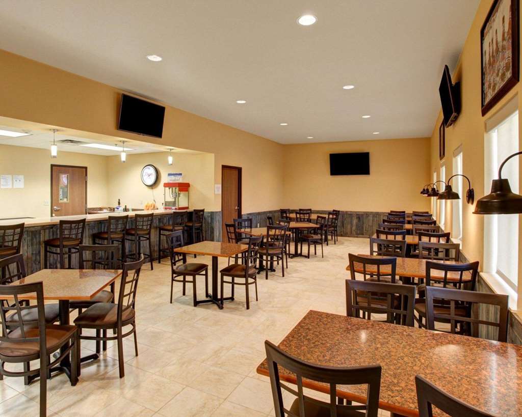 Rodeway Inn & Suites - photo 31