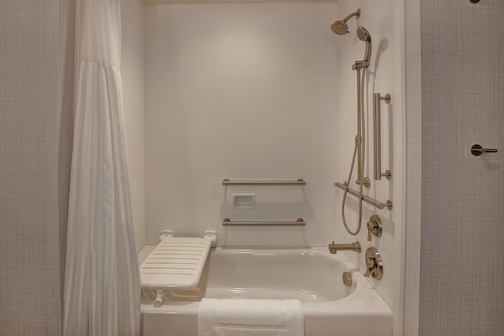 Hilton Garden Inn Summerville - photo 23