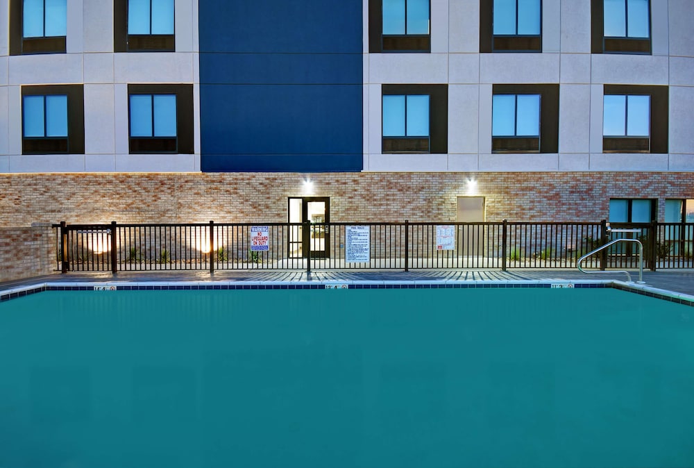 Hampton Inn Midland South - photo 47