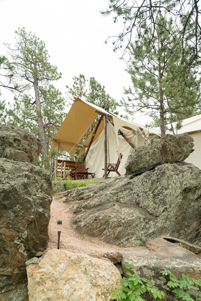 Under Canvas Mount Rushmore - carbon neutral hotel in Keystone