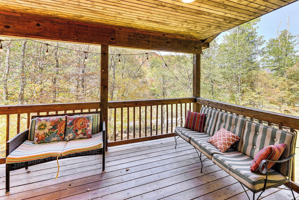 3 Mi to Snowshoe Resort Cabin with Hot Tub - photo 25