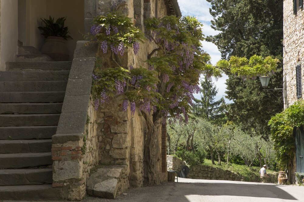 Castello di Fonterutoli Wine Resort — 4-Star Luxury Hotel in Castellina In Chianti, Italy