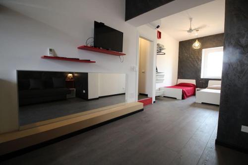 Monolocale Trainspotting — 4-Star Luxury Hotel in Verona, Italy