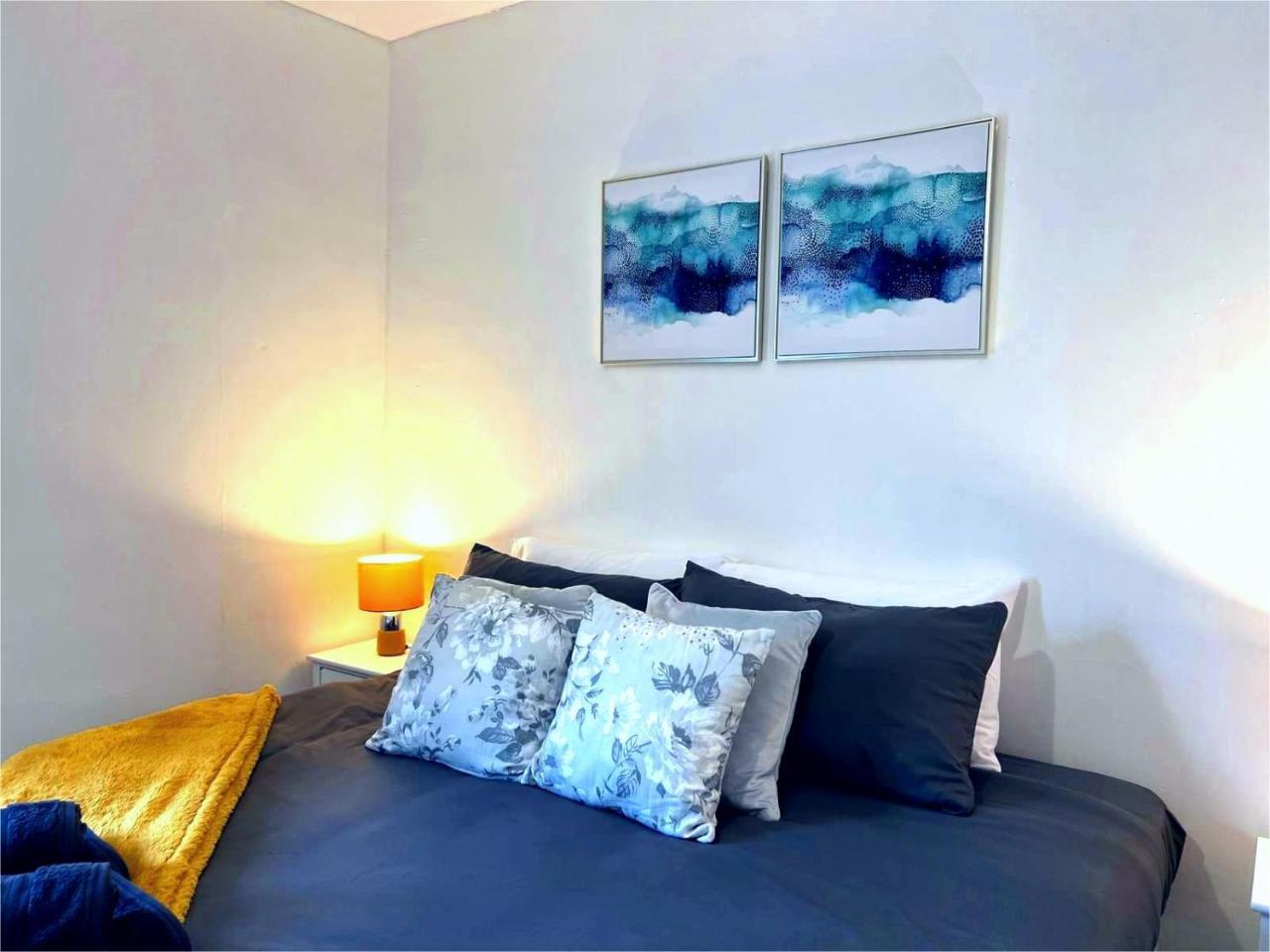 Newly Renovated 3 Bedroom House 6 beds with 2 showers near University Town Centre — 4-Star Luxury Hotel in Lancaster, United Kingdom