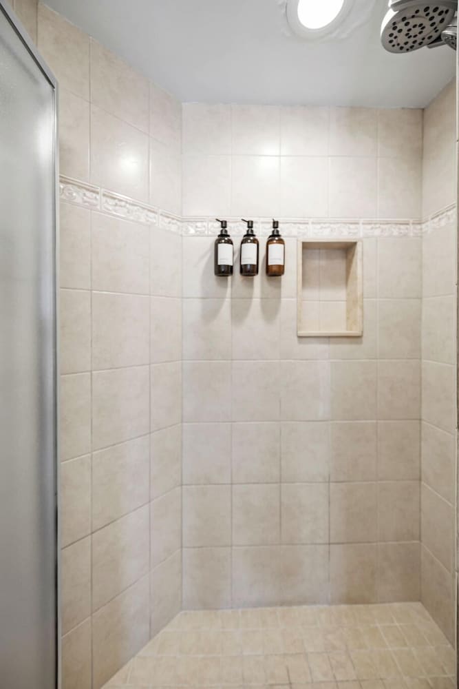 Hartstone Inn - photo 101