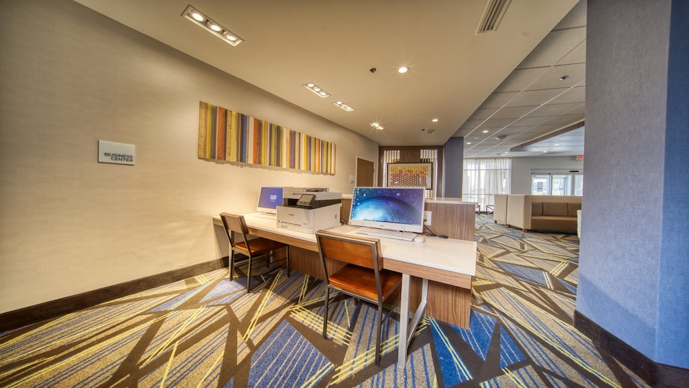 Holiday Inn Express & Suites Kokomo South by IHG - photo 18