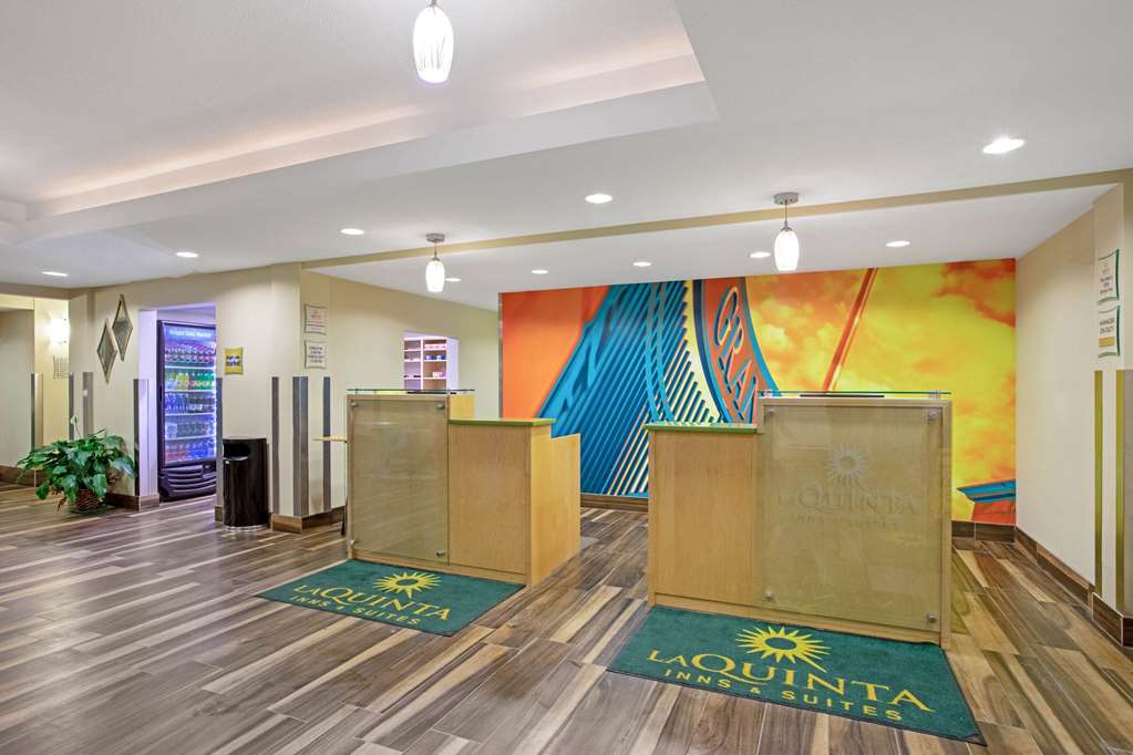 La Quinta Inn & Suites by Wyndham Grand Forks - photo 9