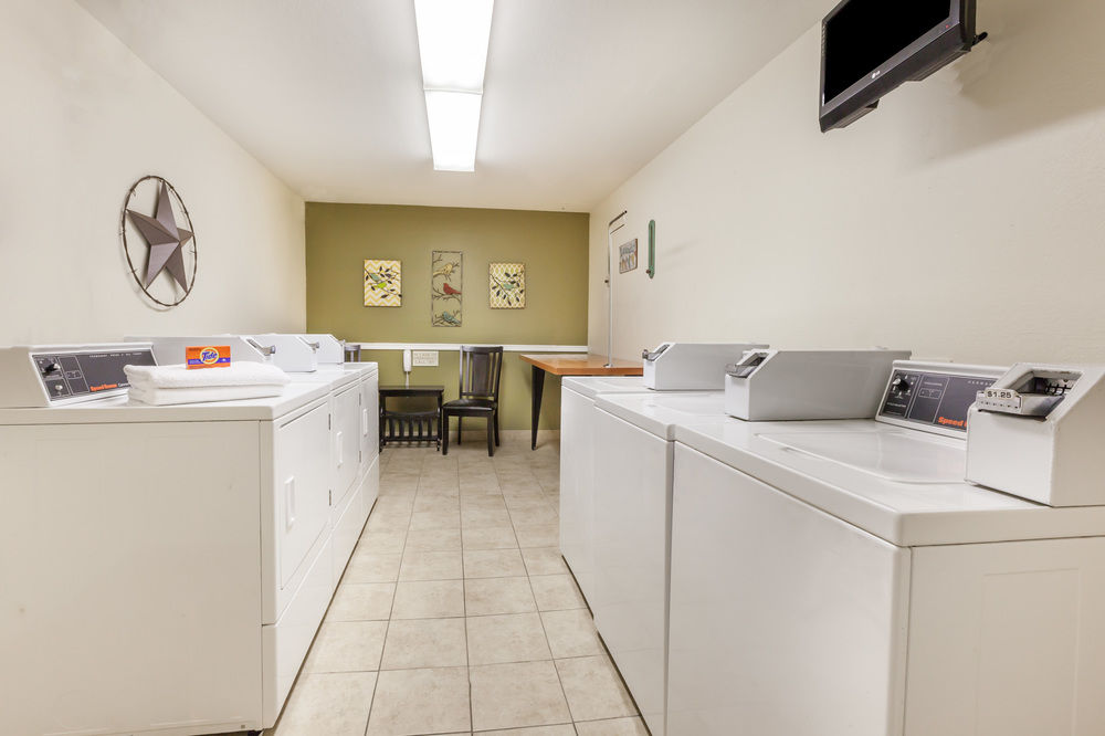 Hawthorn Suites by Wyndham Tyler - photo 35