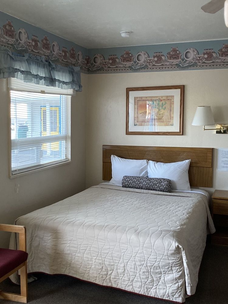 Rainbow Inn & Cottages - photo 8