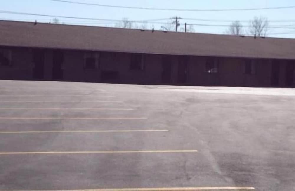 Stadium View Inn - photo 25