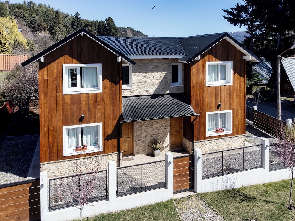 Cabañas Los Manzanos — 4-Star Luxury Hotel in San Martin De Los Andes, Argentina