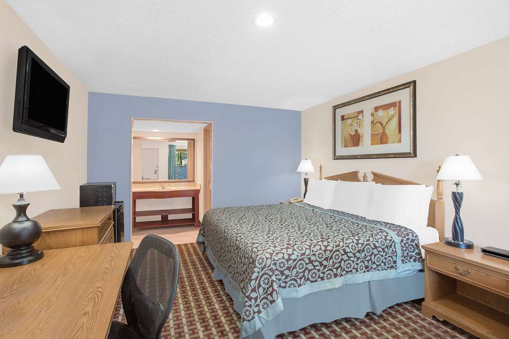 Days Inn By Wyndham Attalla - photo 11