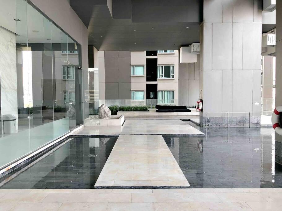 1BR Luxury Condo 50m to Thonglor BTS station