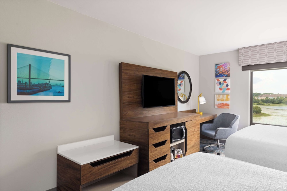 Hampton Inn & Suites Savannah Airport - photo 11