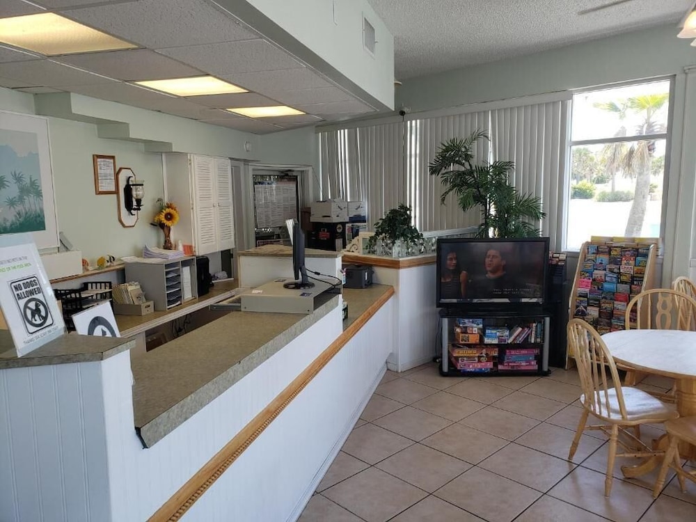 The Seascape Inn - photo 3