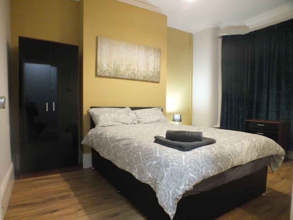 Walthall Place by SG Property Group — 4-Star Luxury Hotel in Crewe, United Kingdom