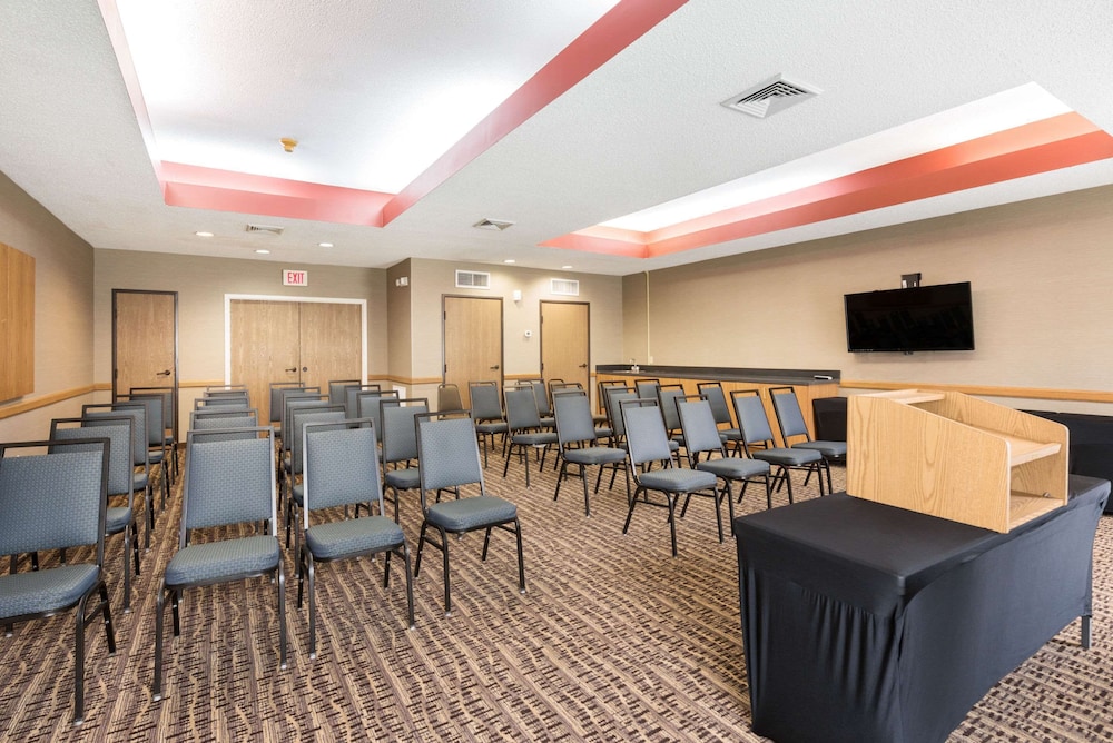 Comfort Suites Monroe - photo 74