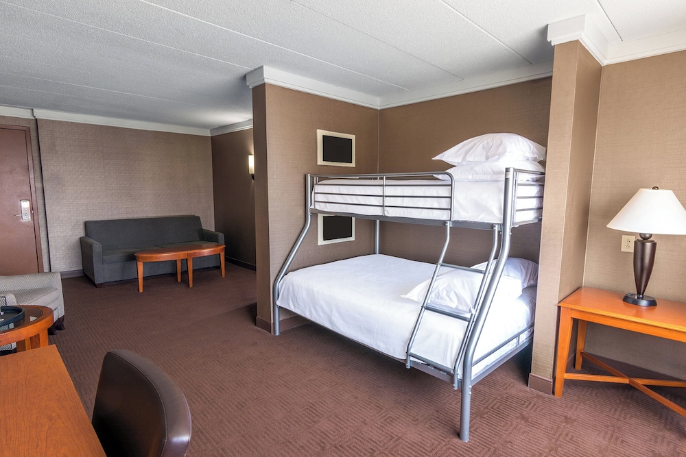 Sheraton Niagara Falls - photo 12