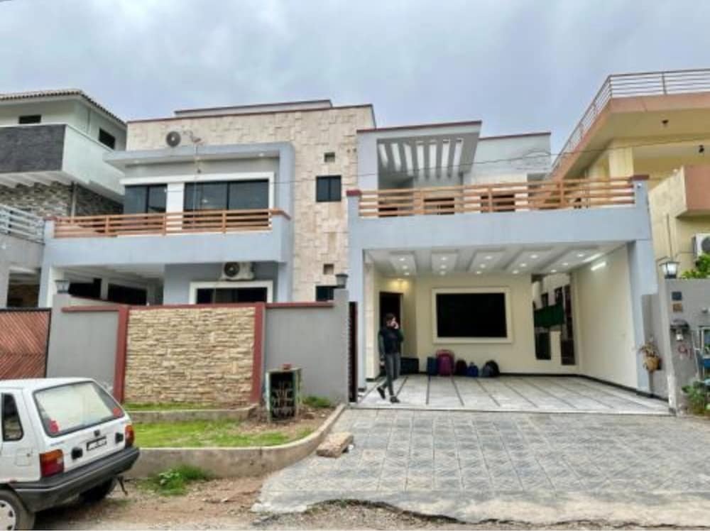 Western Lodge Guest House Islamabad — 4-Star Luxury Hotel in Islamabad, Pakistan