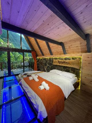 Waterfall Bungalov in Camlihemsin, Turkey