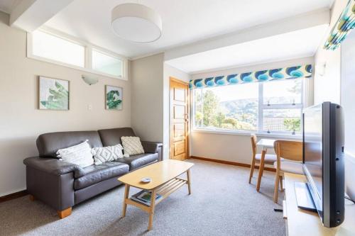 Sunny 1 bedroom flat with parking — 4-Star Luxury Hotel in Kelburn, New Zealand