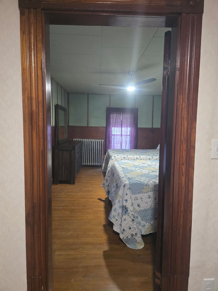 Keepsake Inn Where Memories are Made — hotel in Colebrook