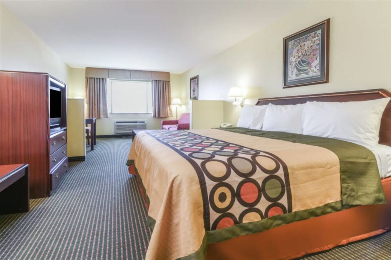 Super 8 by Wyndham Burleson Fort Worth Area - photo 8