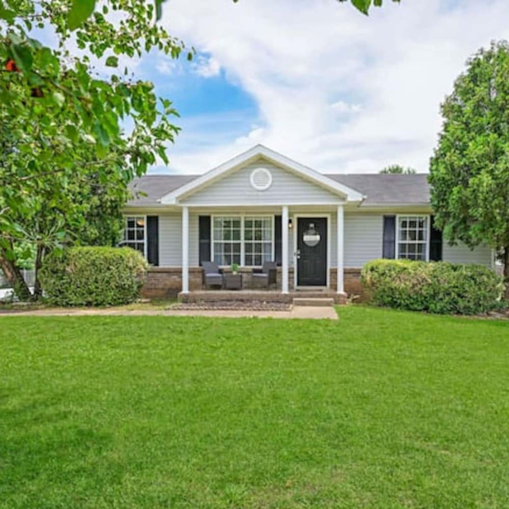 Charming House Close to Fort Campbell and Casino in Clarksville, United States