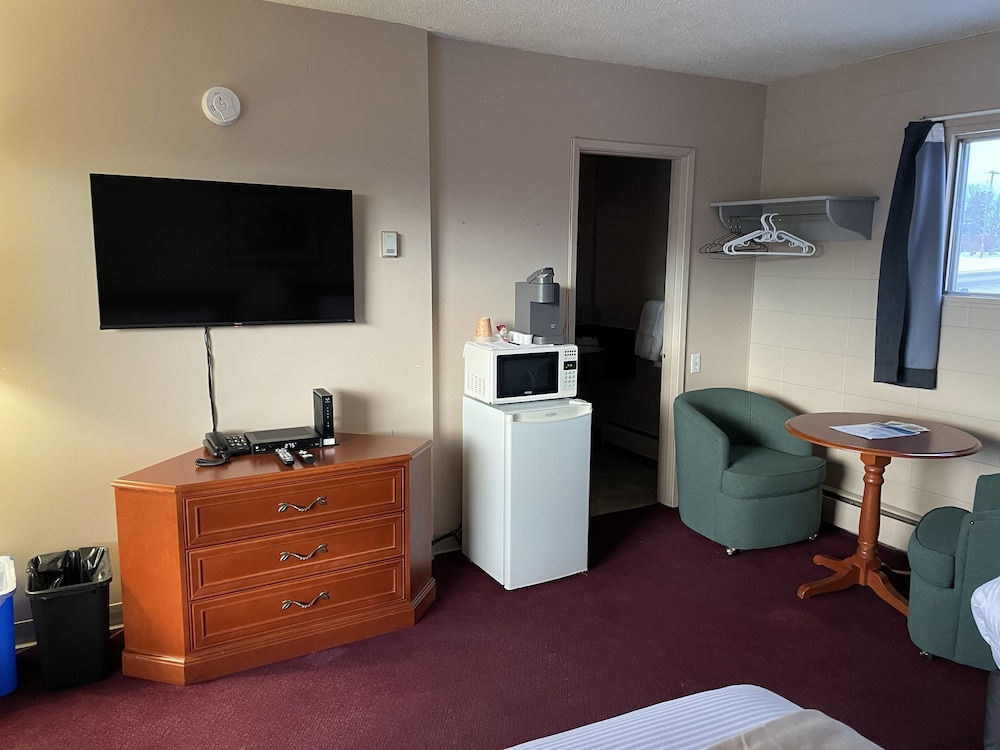 Matador Motel — Drayton Valley — photo 5
