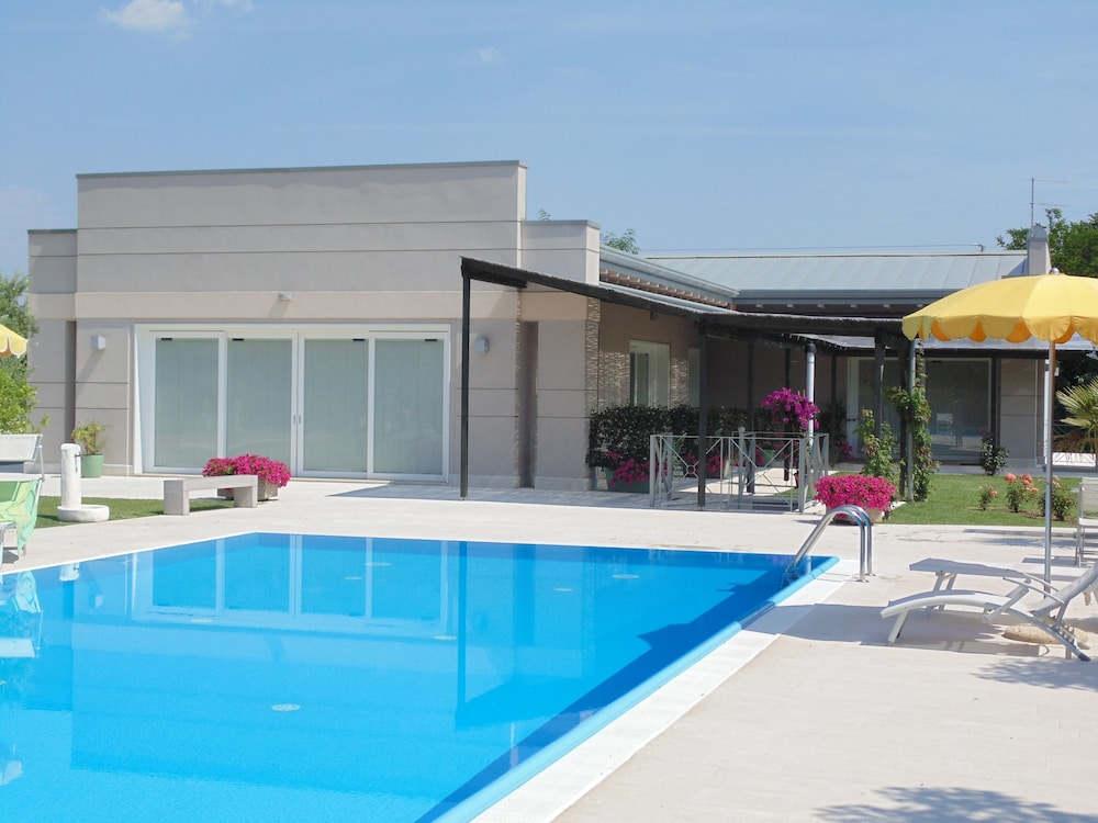 Agriturismo Dell'Orto Apartments — 4-Star Luxury Hotel in Verona, Italy