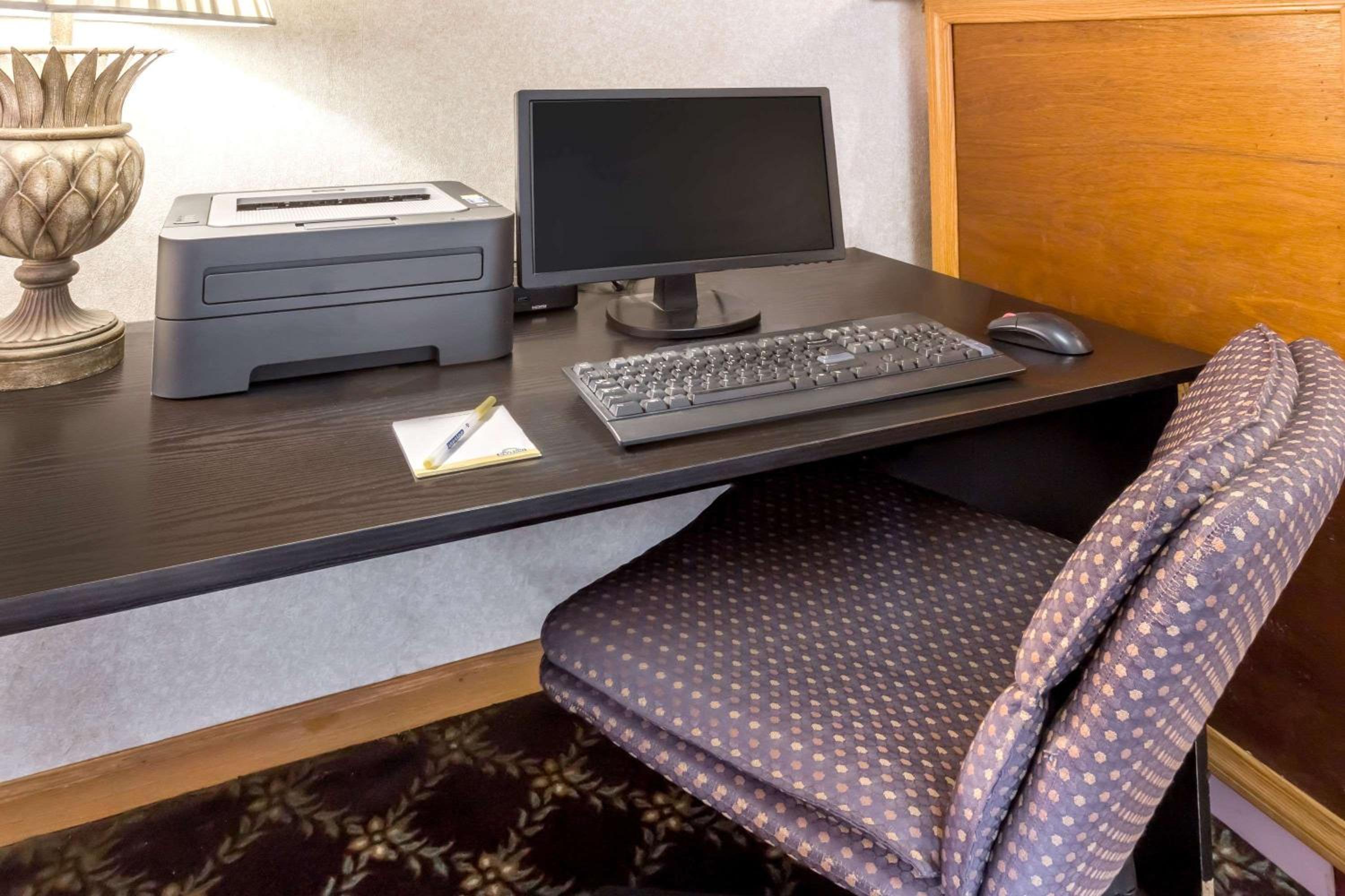 Days Inn by Wyndham Plymouth - photo 21