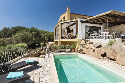 Iconic Luxury Suite — 4-Star Luxury Hotel in Arzachena, Italy