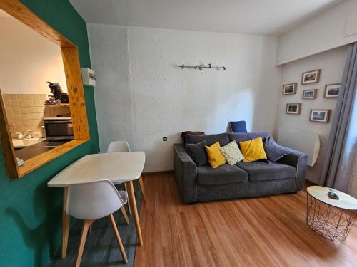 T2 Meuble L’escale Provencale in Greoux-Les-Bains, France