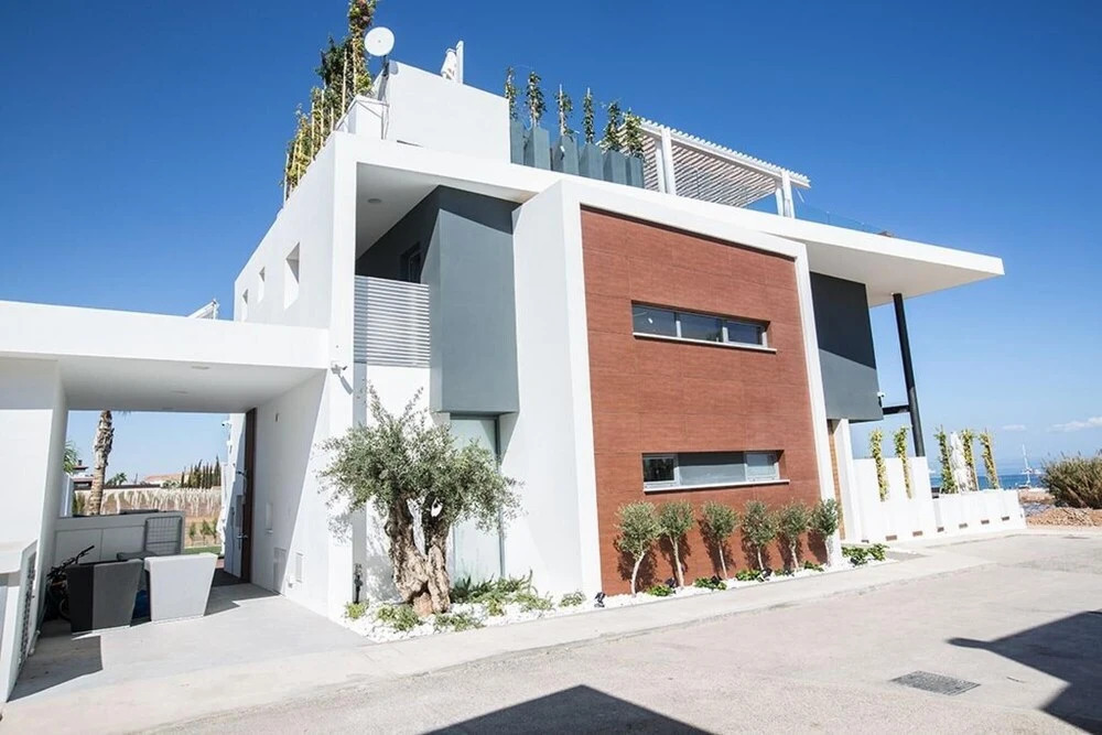Villa Papadopo Luxury 3 Bedroom Villa With Private Pool Hot Tub And Sea Views — 4-Star Luxury Hotel in Paralimni, Cyprus