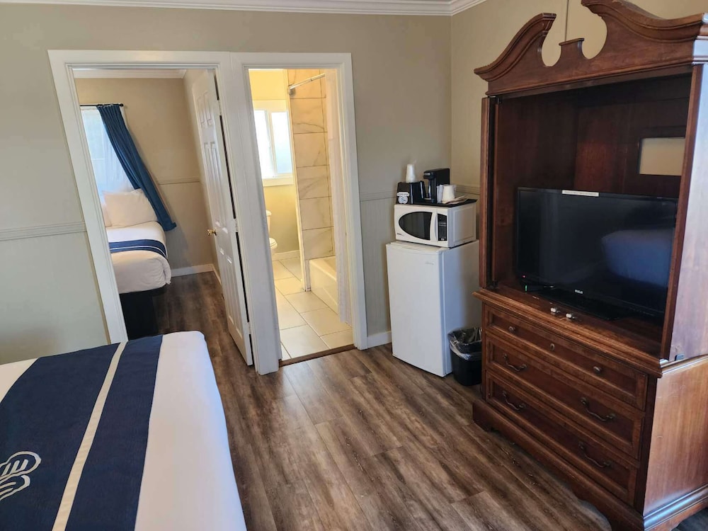 Travelodge by Wyndham Fort Bragg - photo 35
