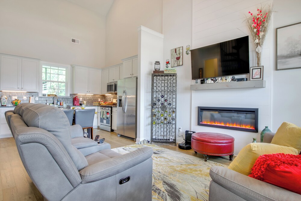 Walk To Marina Lake Greenwood Retreat With Hot Tub — Greenwood