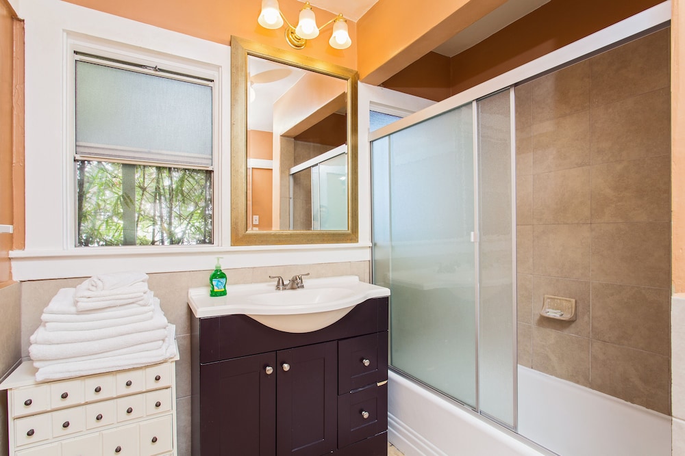Hollywood Hills Suites - photo 21