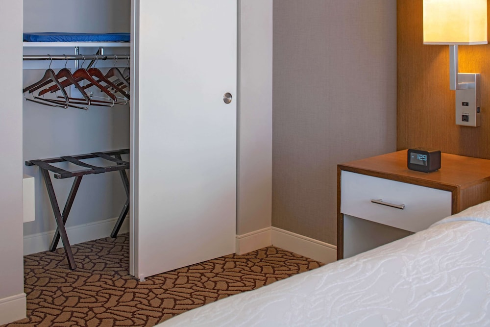 Hilton Garden Inn Downtown Dallas - photo 16