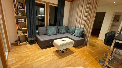 Modernt gästhus med två sovrum och sovmöjlighet för upp till fem personer — hotel in Ekeroe