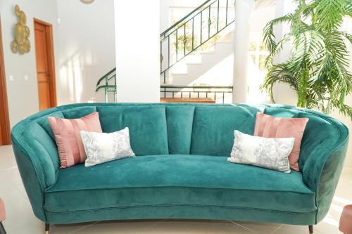 Seaside Serenity Villa — 4-Star Luxury Hotel in Albufeira, Portugal