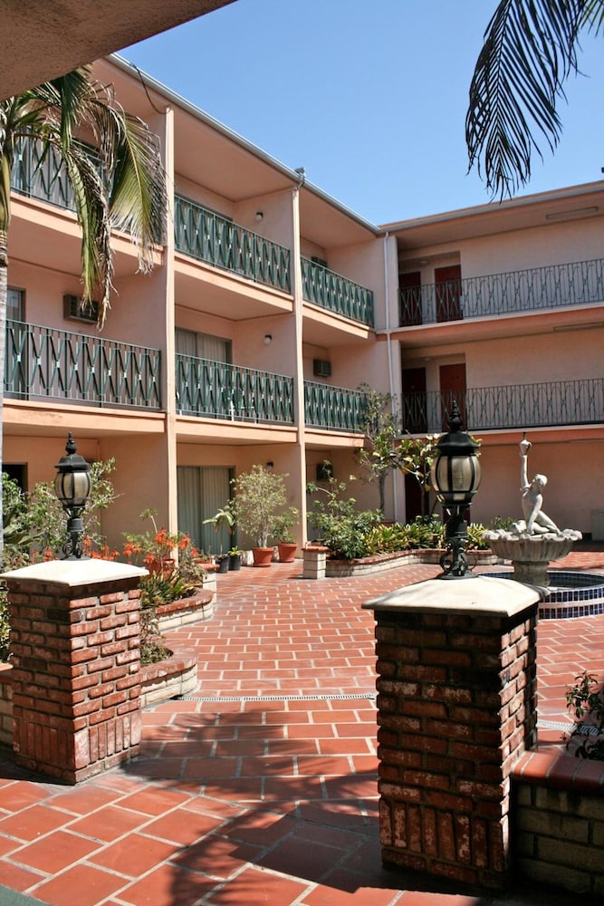 Royal Century Hotel - photo 28