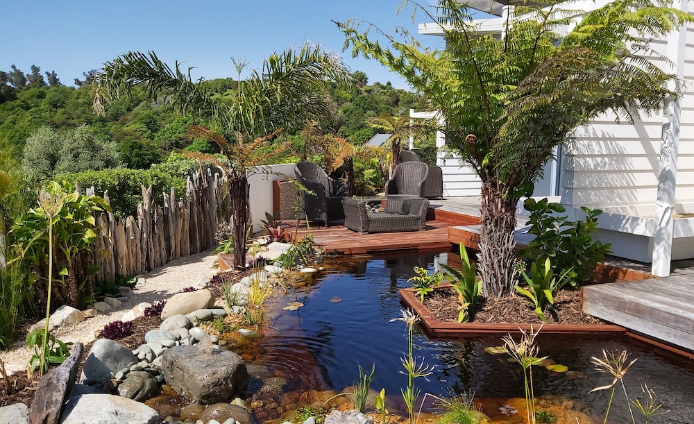 The Bay Lodge — 5-Star Luxury Hotel in Takaka, New Zealand