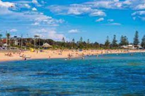 Serene Coastal Haven — 4-Star Luxury Hotel in Melbourne, Australia