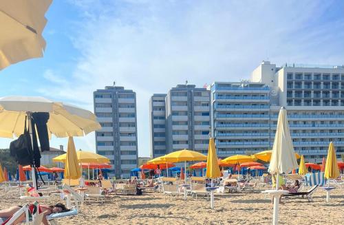 Lignano Sabbiadoro sea front and sea view — 4-Star Luxury Hotel in Lignano Sabbiadoro, Italy