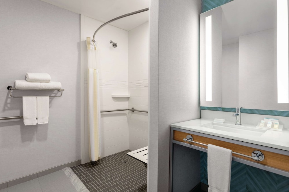 Hilton Garden Inn Bridgewater - photo 25