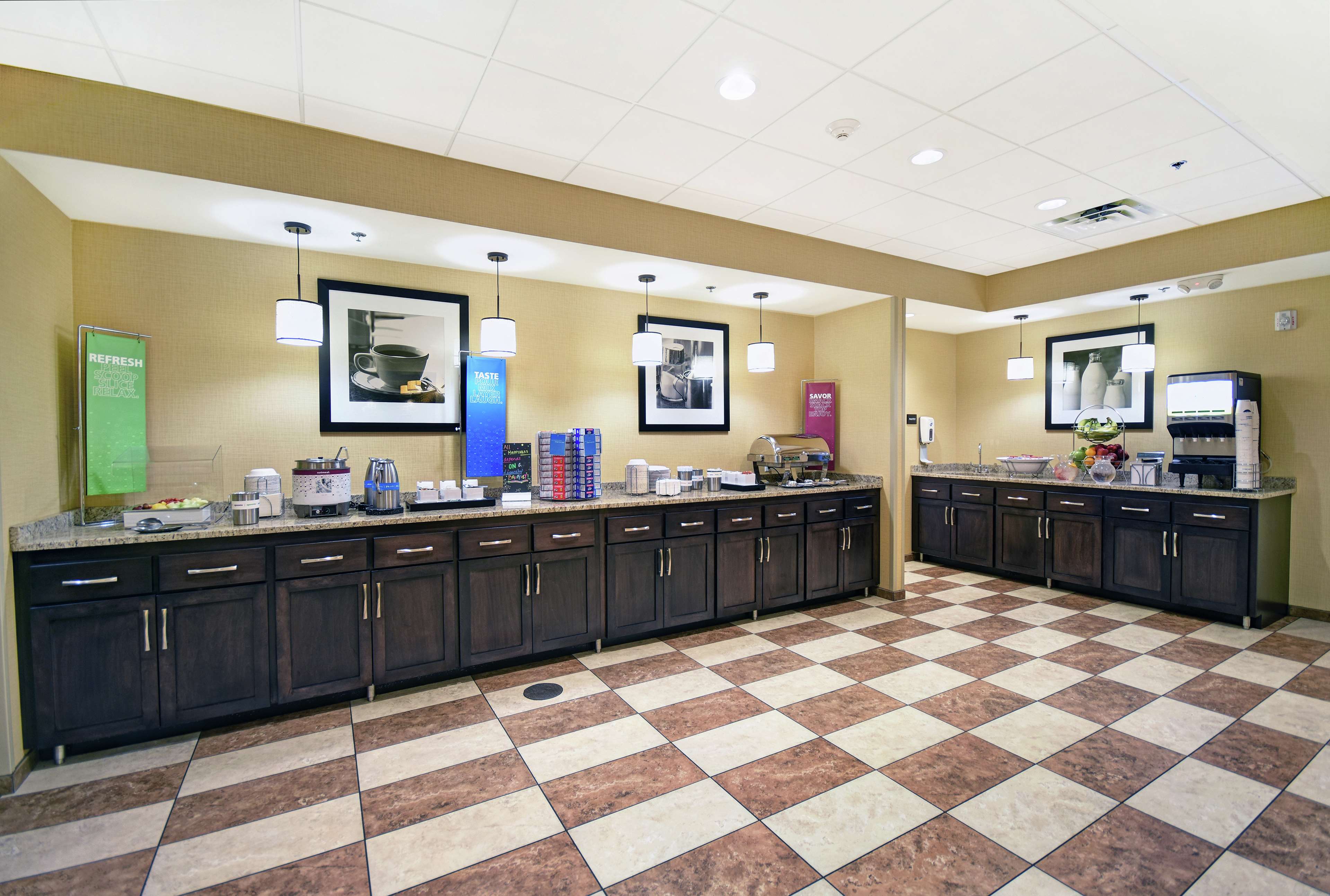 Hampton Inn & Suites Milwaukee Franklin - photo 5
