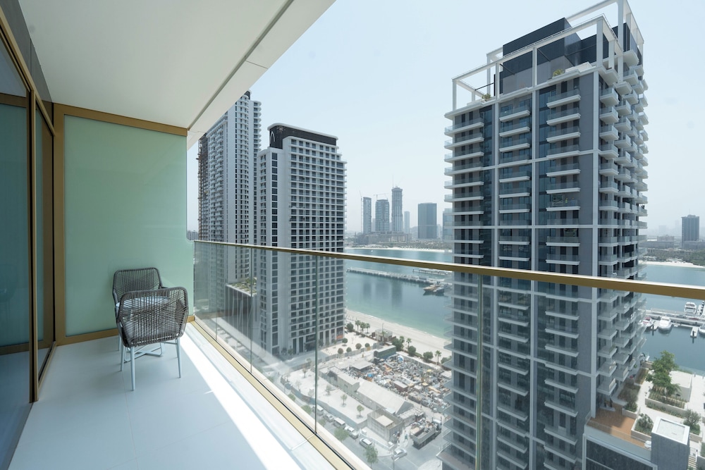KeyRock 1BR with Sea & Jumeirah Views — 4-Star Luxury Hotel in Dubai, United Arab Emirates
