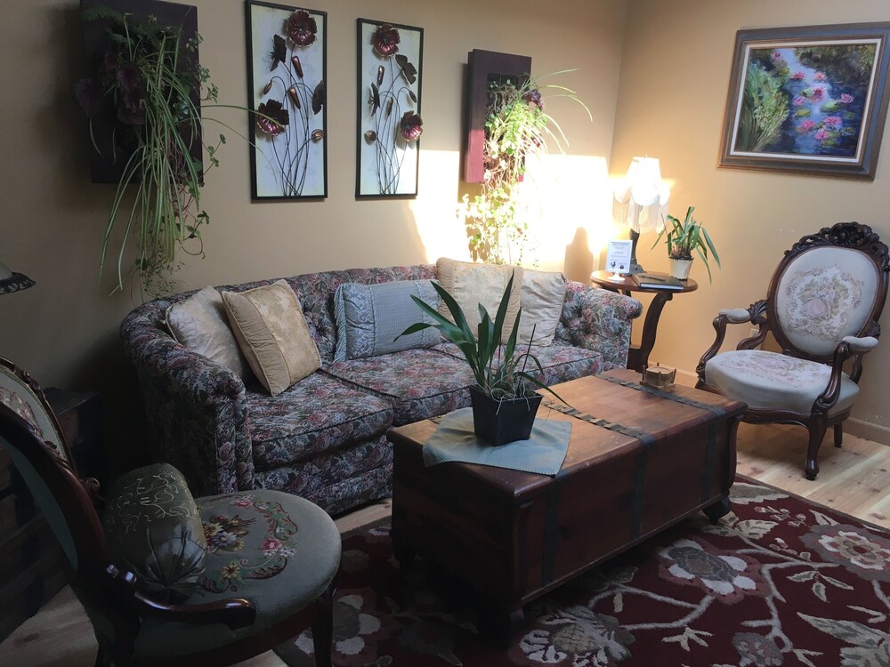 Country Inn Bed and Breakfast - photo 37
